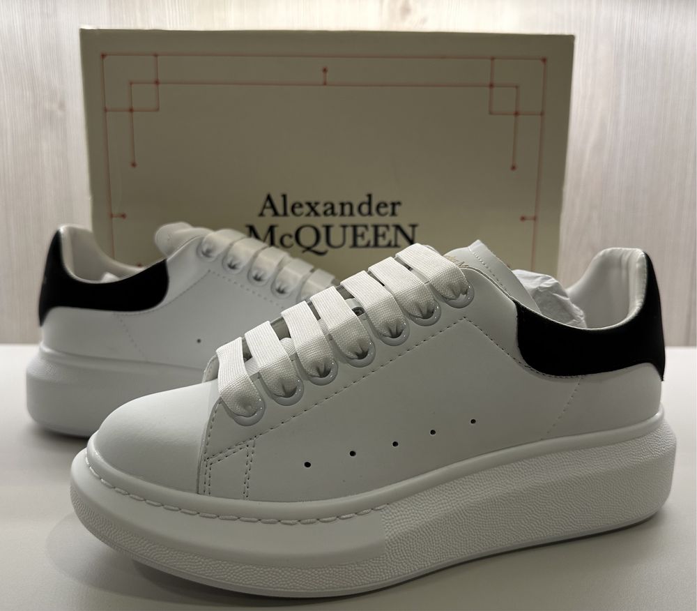 Alexander McQueen Ivory Black - Marimi 36-45 in stoc acum