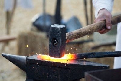 Изготовление коренных листов рессор.