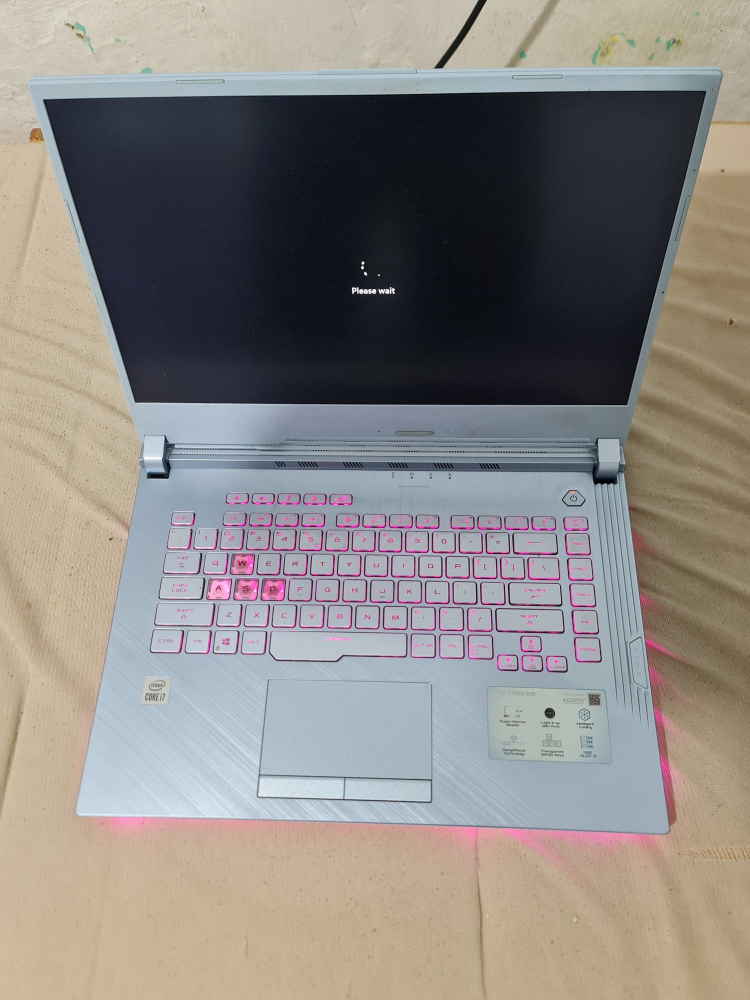 Laptop ASUS Rog Strix G15 I7 10750h, GTX1660ti, 16GB Ram, 144Hz