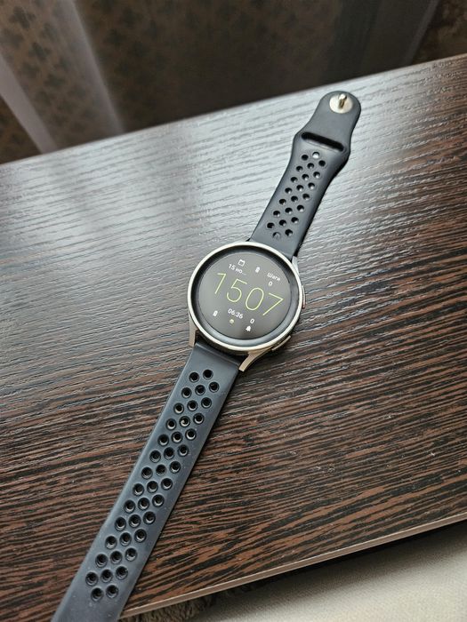 Продам Смарт-часы Samsung Galaxy Watch 5 Pro 45 мм серый