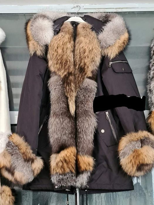 Най новия модел дамско яке парка чисто ново