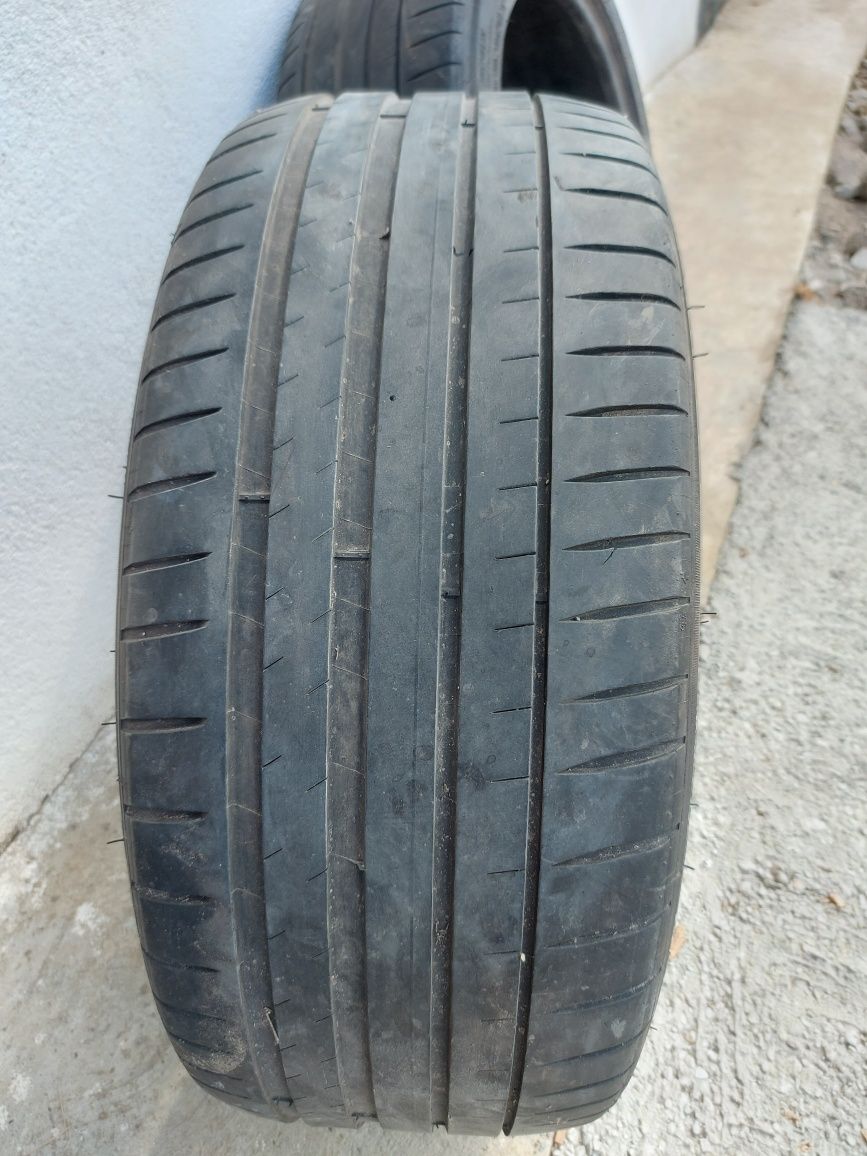 Anvelope 245/45 R18