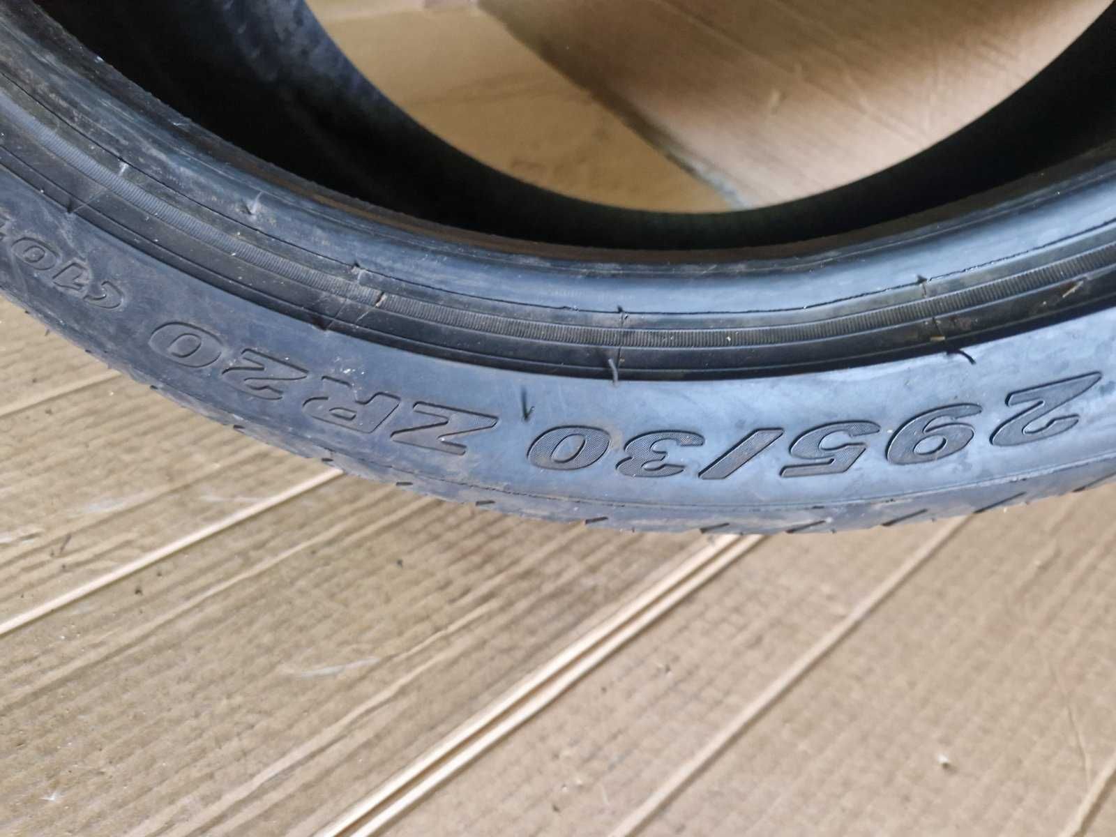 1 брой Pirelli R20 295/30/ 
нова лятна гума 
DOT1617