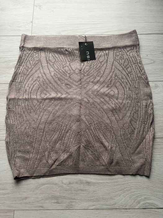 Fusta scurta tricot AMISU marimea 36, noua