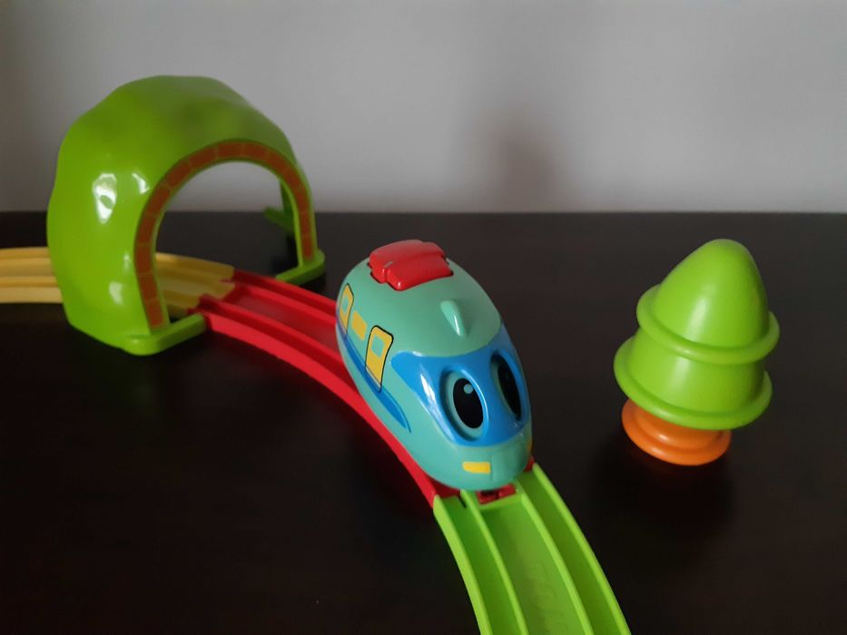 Joc “Locomotivă Tomy pe șine”