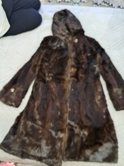 Продома норковую шубу