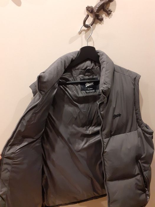 Продавам мъжки пухен елек Pull&Bear!!!