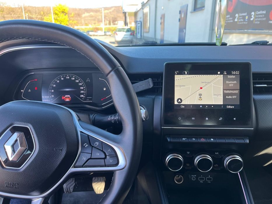 Vând Renault Clienți 5