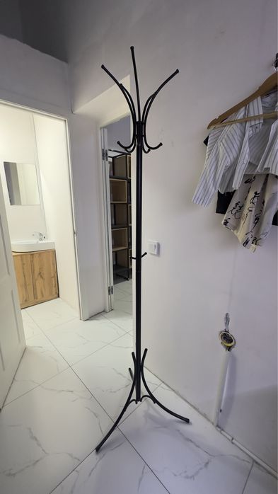 вешалка черная срочно