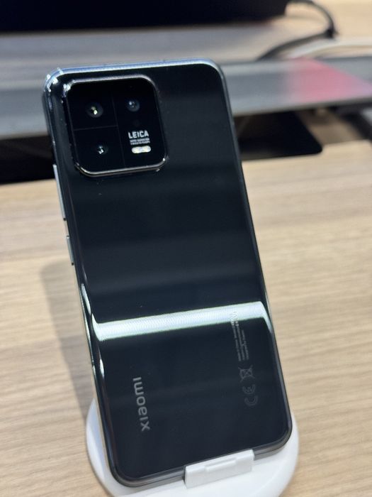 Xiaomi 13 8+256 stocare vând/schimb