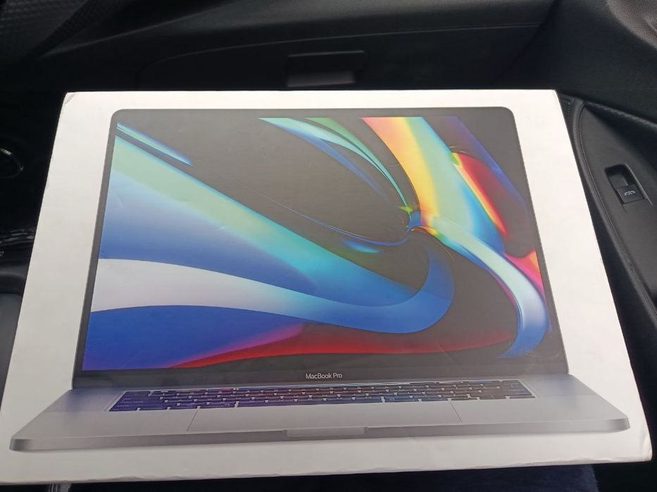 Продам срочно макбук про состояние как новая пользывались очень мало