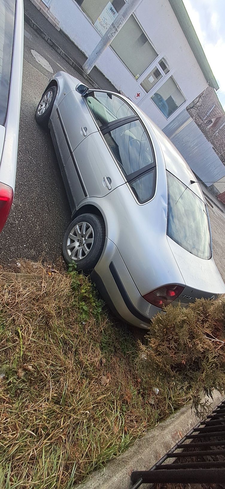 Spre vânzare vw passat diesel de 1,9 cu cu volanul pe partea dreapta.