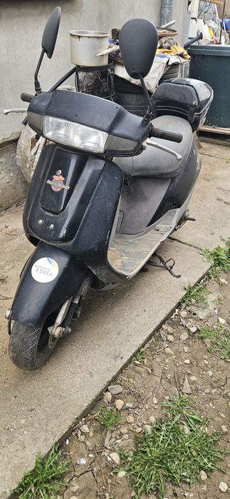 Scuter kyimco ,cu motor honda.
