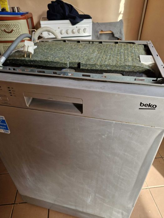 Продавам съдомиялна машина  Beko