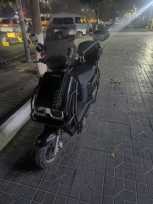 Скутер 8ой гарантияси бор