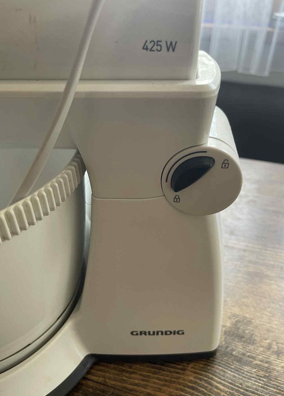 Планетарен миксер Grundig
