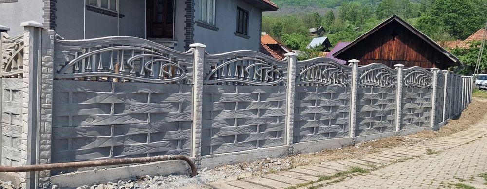 Gard din placi beton/ porti metalice