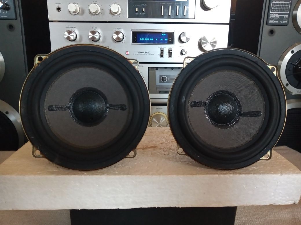 Set Difuzoare Mid/Bass Grundig. 6 ohms, 15 watts, 13 cm. Impecabile.