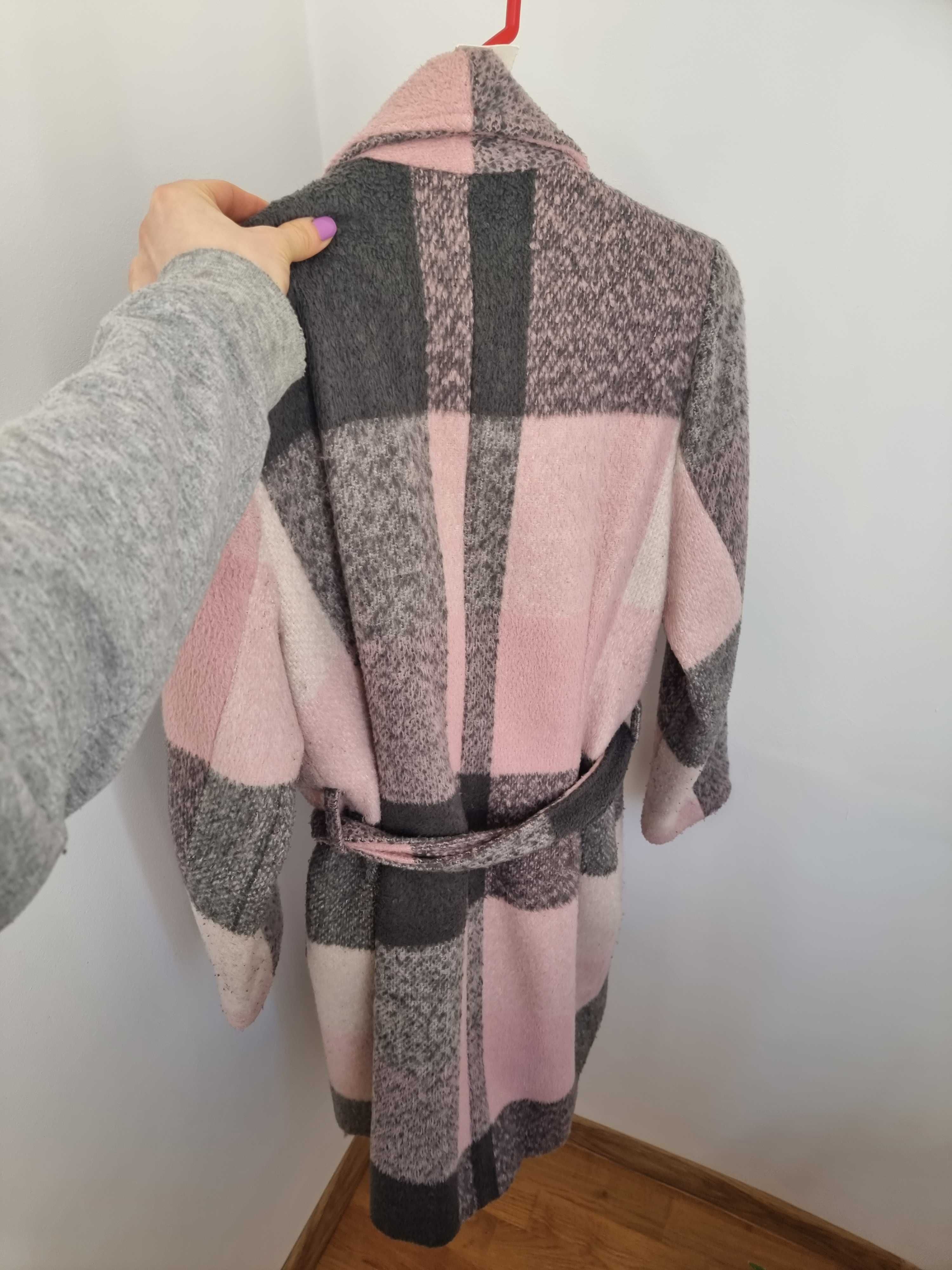 Palton modern roz/gri cu cordon talie