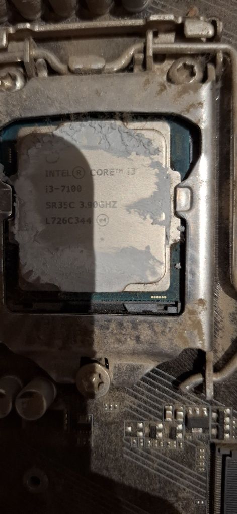 Дънна платка Gigabyte z270p с процесор Intel i3