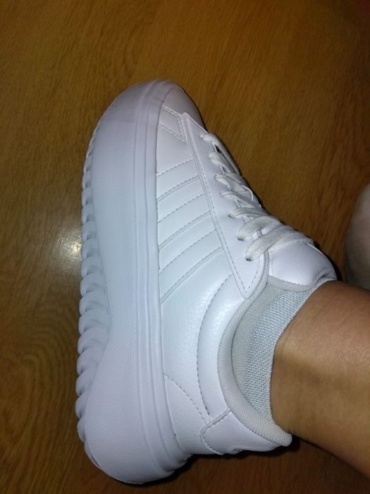 Vând adidași originali Adidas