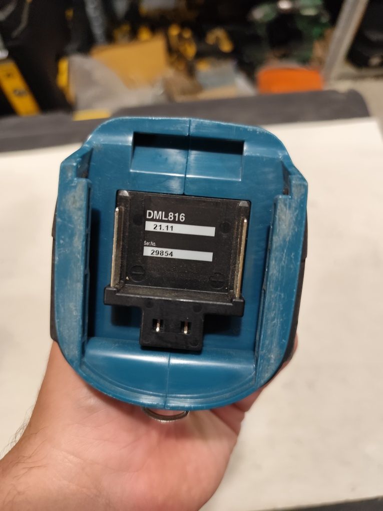 Акумулаторен лед фенер прожектор Макита Makita DML816 14,4 18V