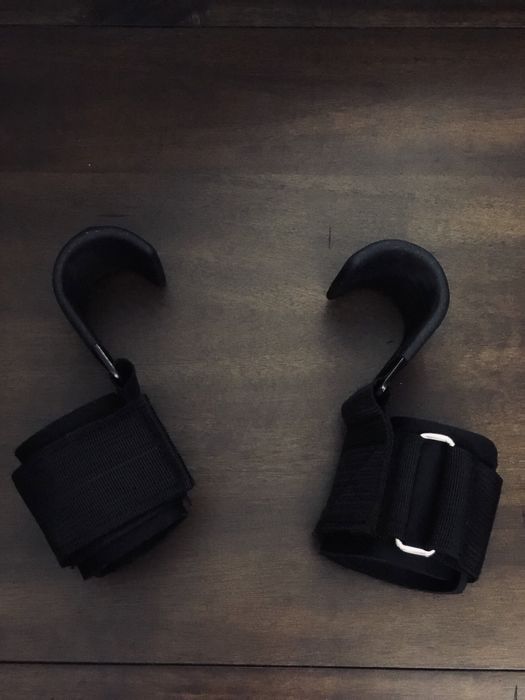 Крюки для турника