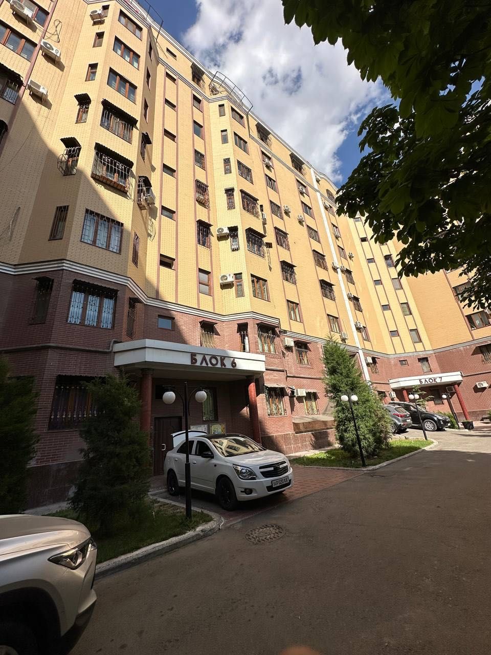 Golden House Продается 2 комнатная квартира ремонт Паркентский