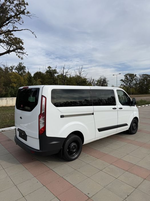 Ford Transit-Custom -9 locuri