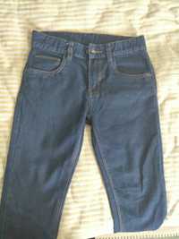 Продам джинсы на мальчика -134-146