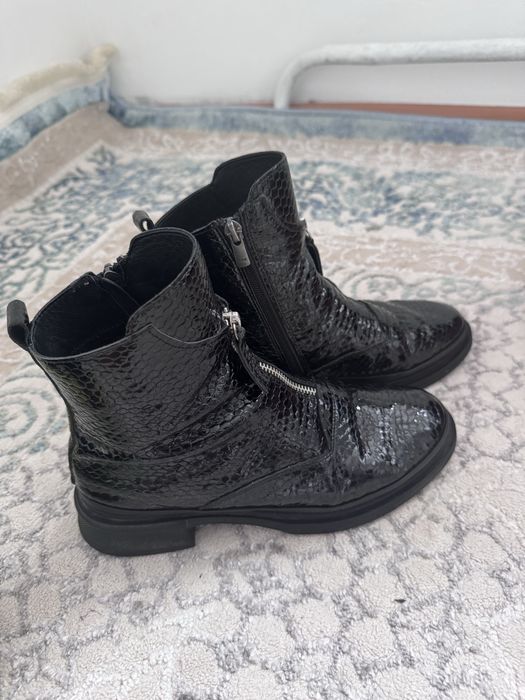 Продаю осенние/весенние сапоги