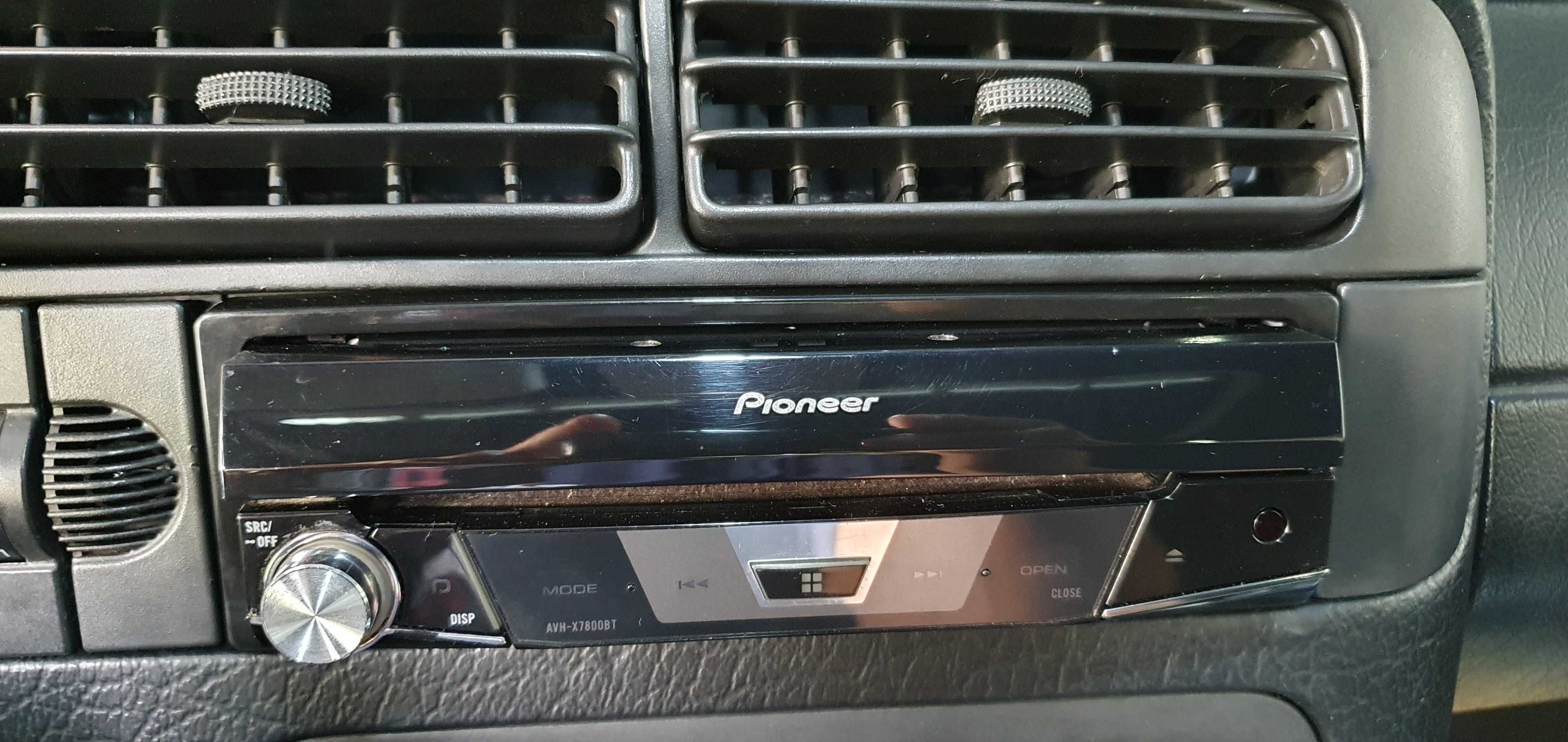 Продавам Pioneer AVH-X7800BT