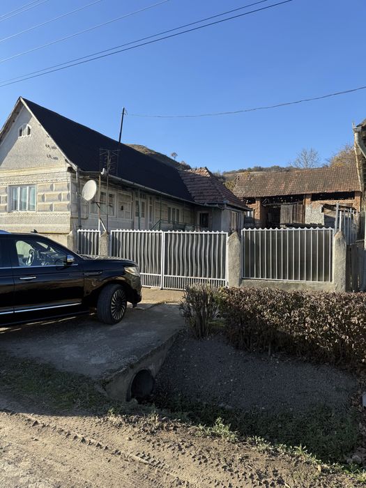 Vand Casa in satul Ozd , jud. Mures