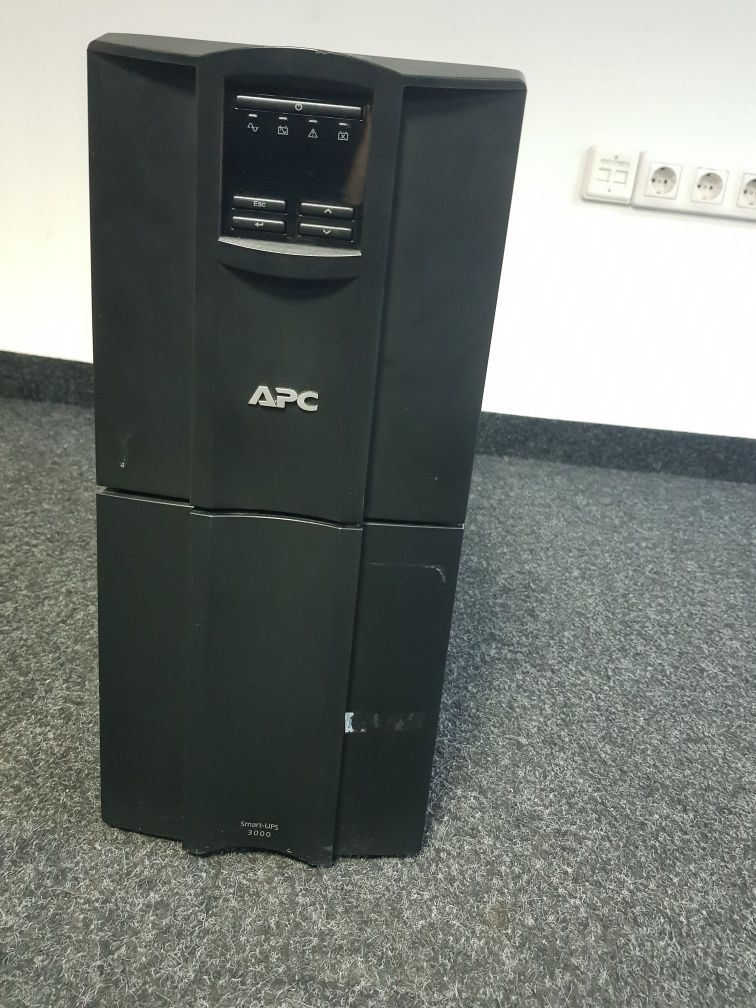 Ups APC 3000 VA 2700 W