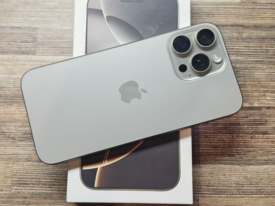 Като нов iPhone 16 Pro Max 256 GB Natural Titanium