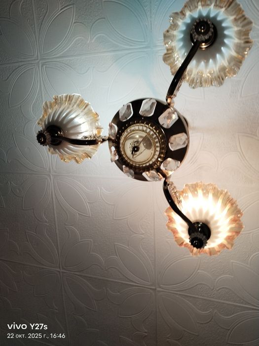 Продам люстру,в отличном состоянии,недорого.нестареющая классика,всегд