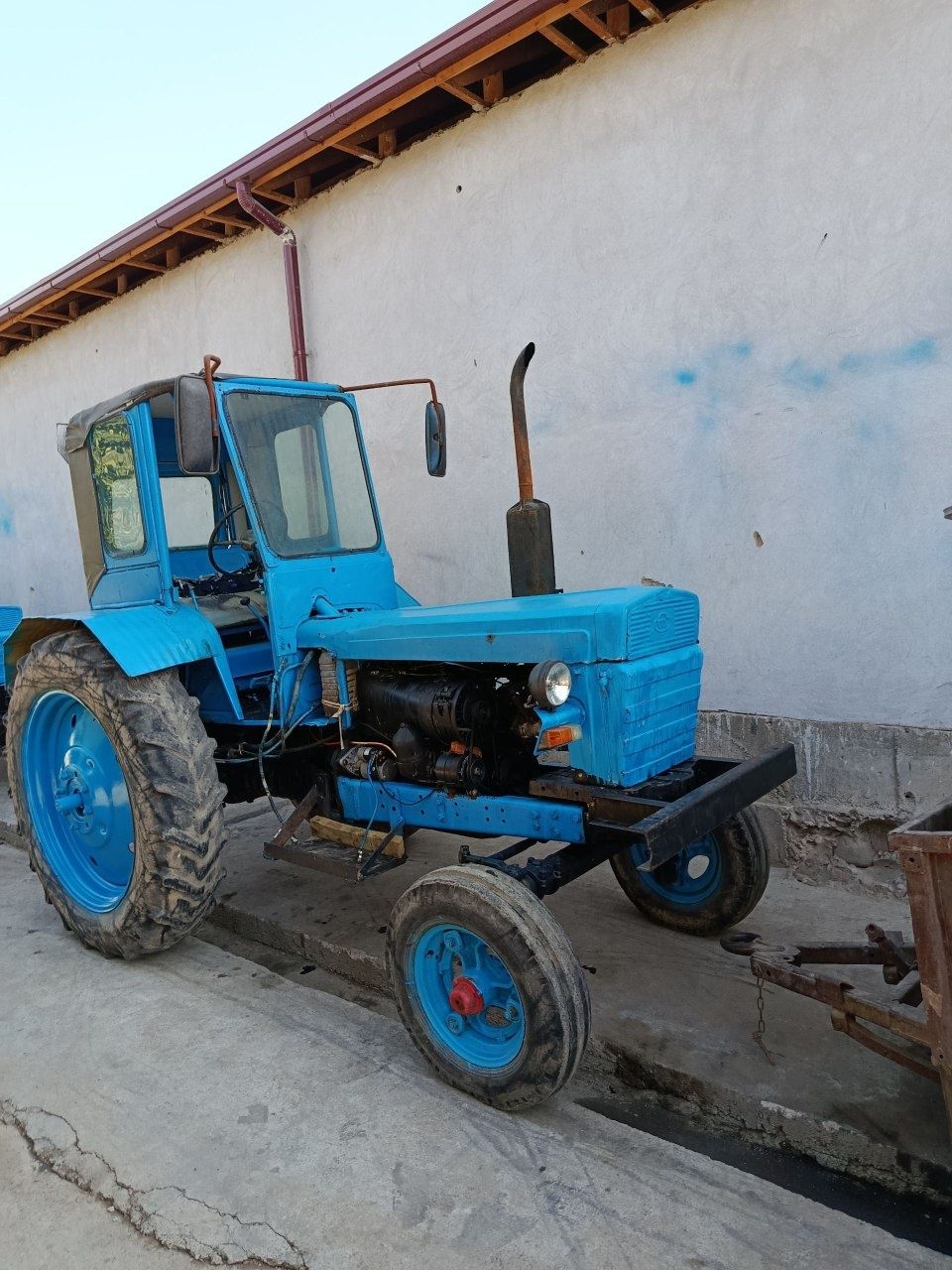 Traktor 28 sotiladi holati idial darajada