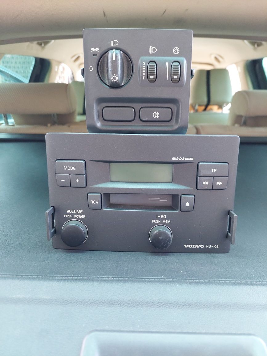 Оригинално радио и панел за светлините Volvo V40