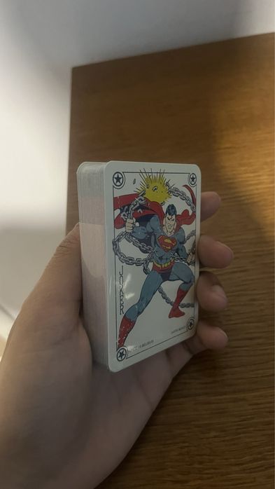Карти за игра DC Superman / Супермен Vintage дизайн с метална кутия