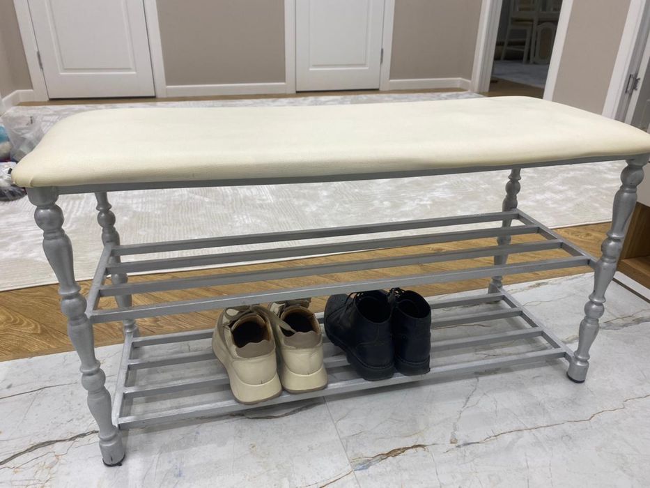 Продам обувницу в хорошем состояний