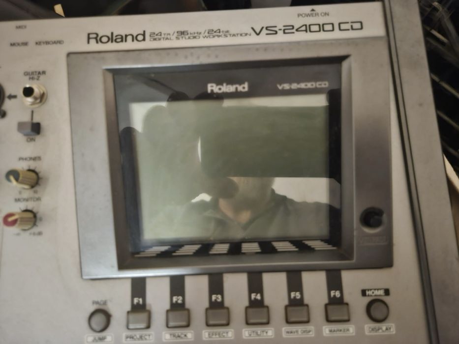Roland Vs 2400 Cd