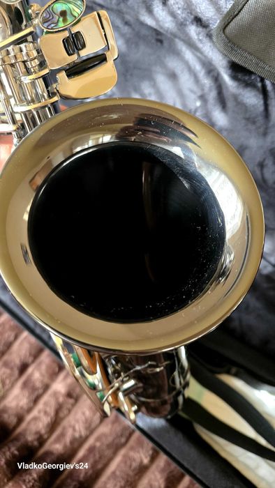 Саксофон Latone ЧИСТО НОВ!