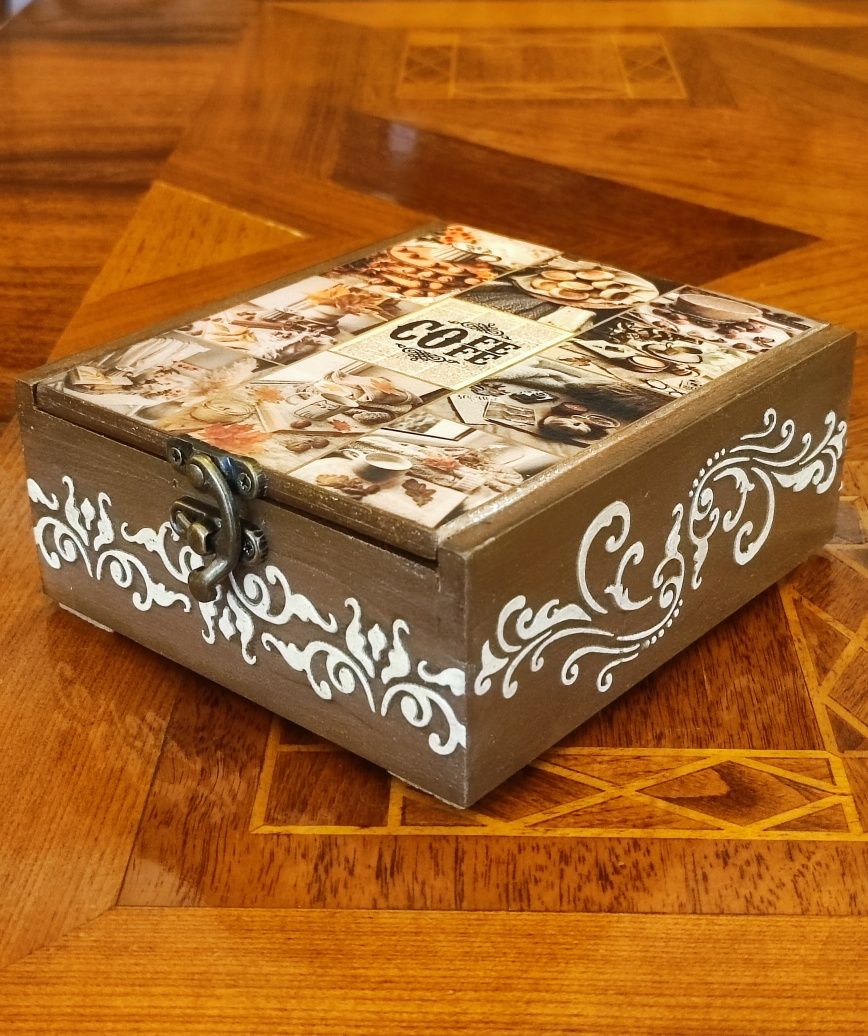 Дизайнерска кутия за кафе + 10 безплатни капсули Лаваца!