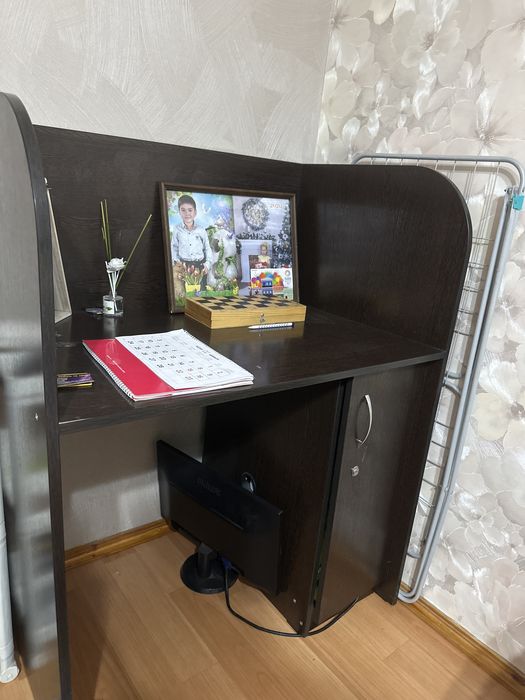 Письменный стол, парта