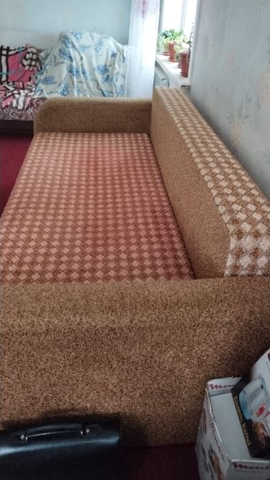 Продам Диван в хорошем состоянии