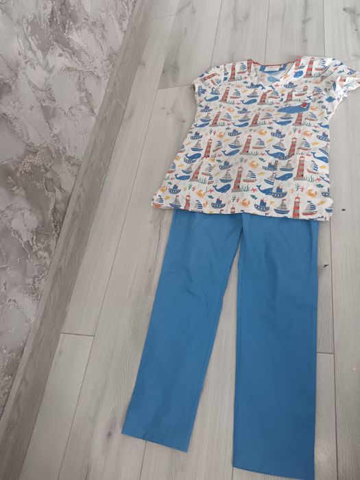 Продается медицинский костюм размер 46