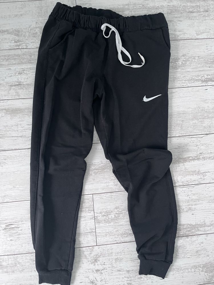 Дълъг панталон Nike