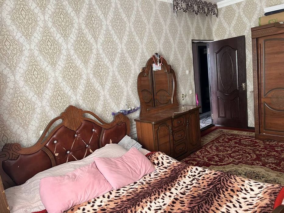 Продажа 3 хона 4 етаж 4 етажл 
Кора камиш 1/4
70 кв
Балкон 2*6