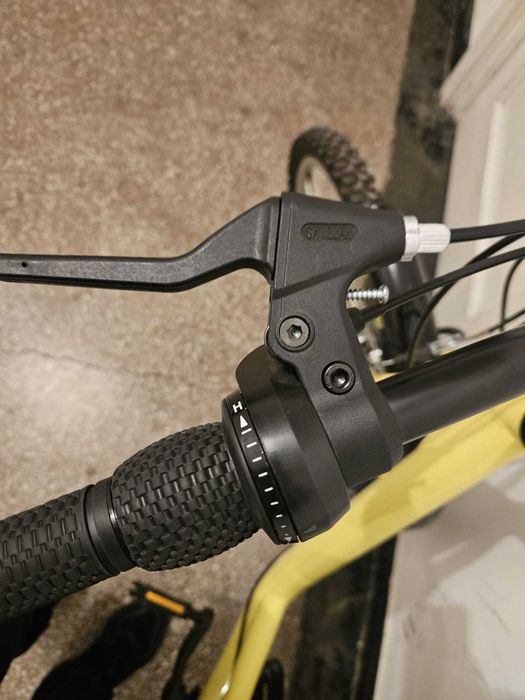 Bicicleta cu viteze vand doua sunt la fel