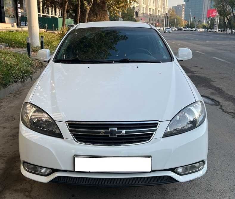 Продаётся Gentra 1.5 / декабрь 2021г / цвет белый / пробег 68 000 км